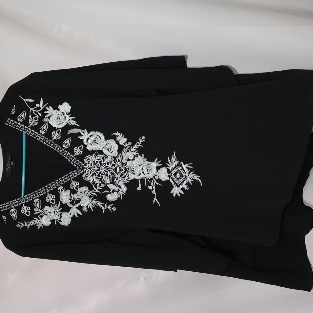 Caleoas Women's Embroidered Blouse Shirt V-Neck Black/White Gauzy Sz 3X‎ EUC